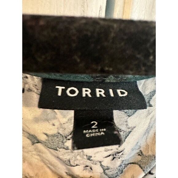 Torrid Fit And Flare Stretch Challis Button-Up Floral Top 2X - Picture 5 of 7